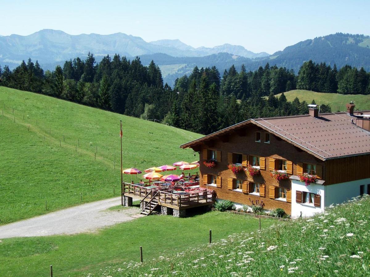 Alpengasthof Brueggele Alberschwende Exterior photo